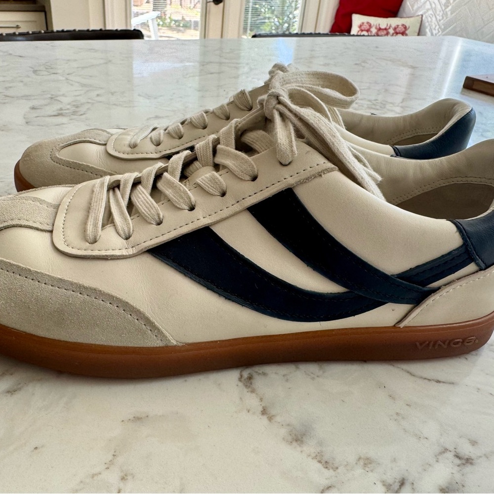 Vince Ivory and Dark Blue Leather Sneakers